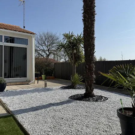 Maison Familiale 3 Avec Jardin - La Pironniere